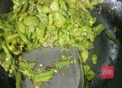 皮蛋擂花生青椒的做法图解9