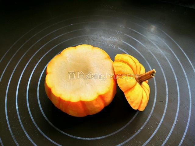 从顶部切一个盖