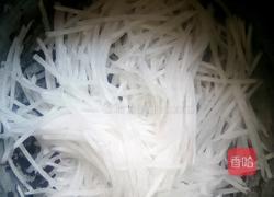 白萝卜丸子汤的做法图解1