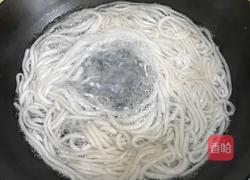 肉炒卷心菜粉条的做法图解1