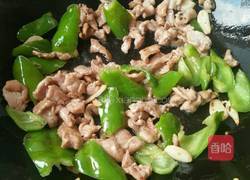 木耳炒肉片的做法图解7