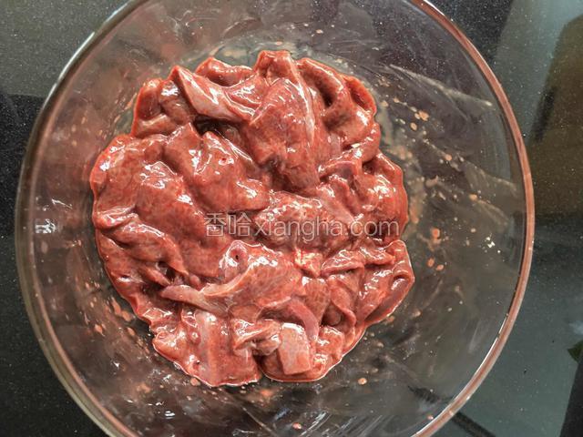 抓匀腌制十分钟