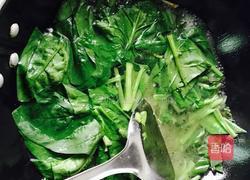 酥肉菠菜排骨汤的做法图解4