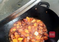 简易土豆红烧肉的做法图解2