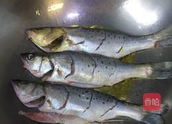 黄豆酱海鲈鱼的做法图解3