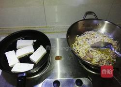 豆腐豆芽烩肉的做法图解3