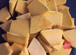 蒜蓉南瓜的做法图解1