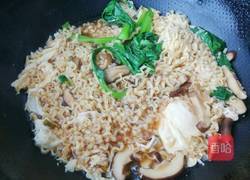 香菇鸡蛋面的做法图解9