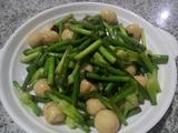 蒜薹鹌鹑蛋的做法[图]