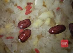 桃胶皂角炖雪耳的做法图解2