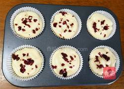 蔓越莓戚风小蛋糕的做法图解10