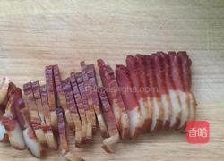 花菜炒腊肉的做法图解2