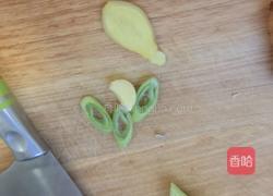 花菜炒腊肉的做法图解3