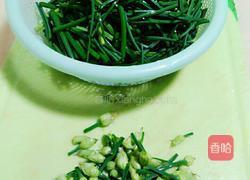 韭菜花炒鸭血的做法图解2