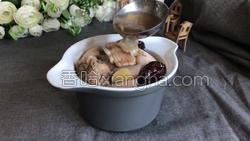 莲藕排骨汤的做法图解6