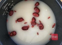 猪骨浓汤小米粥的做法图解3