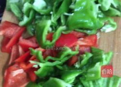 猪头肉炒青椒的做法图解1