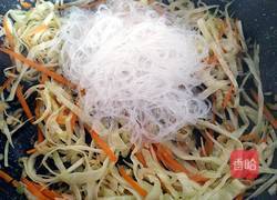 虾皮包菜炒粉丝的做法图解7