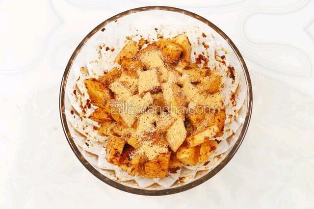 适量蒸肉粉，搅拌均匀