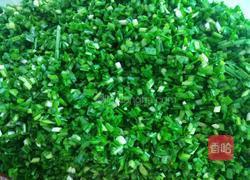 韭菜猪肉馅饺子的做法图解3