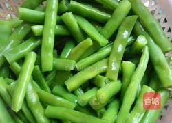 豆角炒猪肉的做法图解4