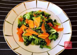 胡萝卜炒西兰花的做法图解6