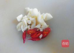 芥兰心炒香肠的做法图解3