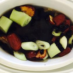 黑豆乌鸡汤的做法[图]