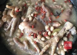 花生鸡爪猪脚汤的做法图解6