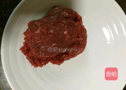 牛肉韭黄饺子馅的做法图解1