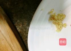 牛肉韭黄饺子馅的做法图解2