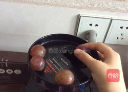 冰凉葡萄香蕉汁的做法图解3