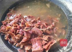 火腿片烧土豆的做法图解1