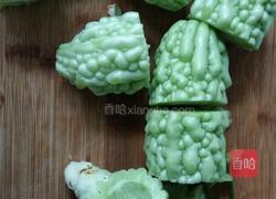 猪肉酿苦瓜的做法图解2