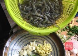 酱油虾的做法图解1