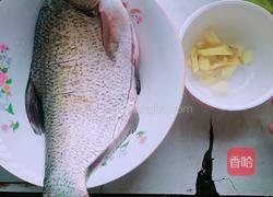 豆豉蒸鱼的做法图解1