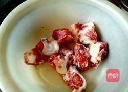 筒子骨汤的做法图解1