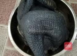 乌鸡煲淮山汤的做法图解1