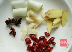 玉米面炖鲫鱼的做法图解2