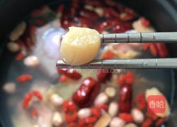 花胶瑶柱花生煲鸡汤的做法图解2