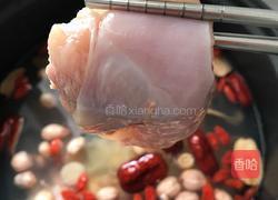 花胶瑶柱花生煲鸡汤的做法图解4