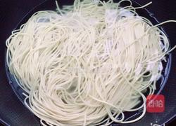 火腿炒面的做法图解1