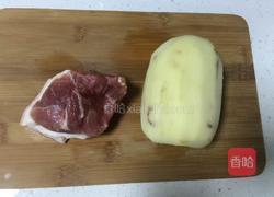 红烧肉炖藕的做法图解1