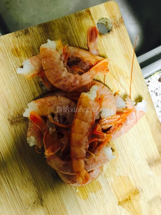 我选的阿根廷大红虾，去头，抽鱼线