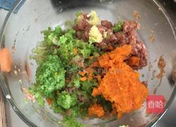 水饺-猪肉芹菜胡萝卜馅儿的做法图解4