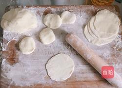 水饺-猪肉芹菜胡萝卜馅儿的做法图解5