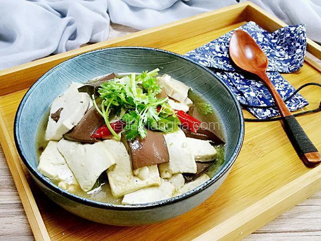 鸭血炖豆腐
