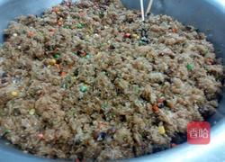 咸蛋黄香菇瘦肉烧麦的做法图解7