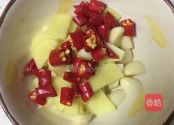 蜜汁酱香鸡爪的做法图解1