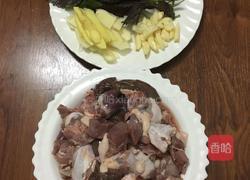 紫苏焖鸭的做法图解1